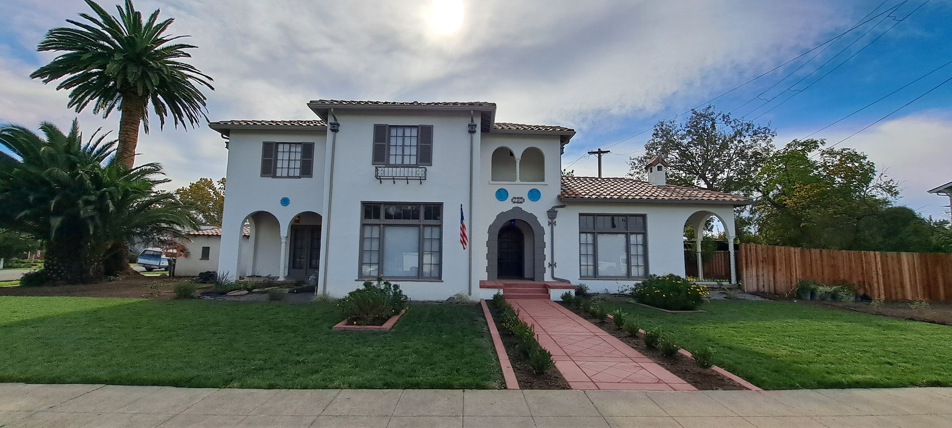 Dixon House: 290 East B Street