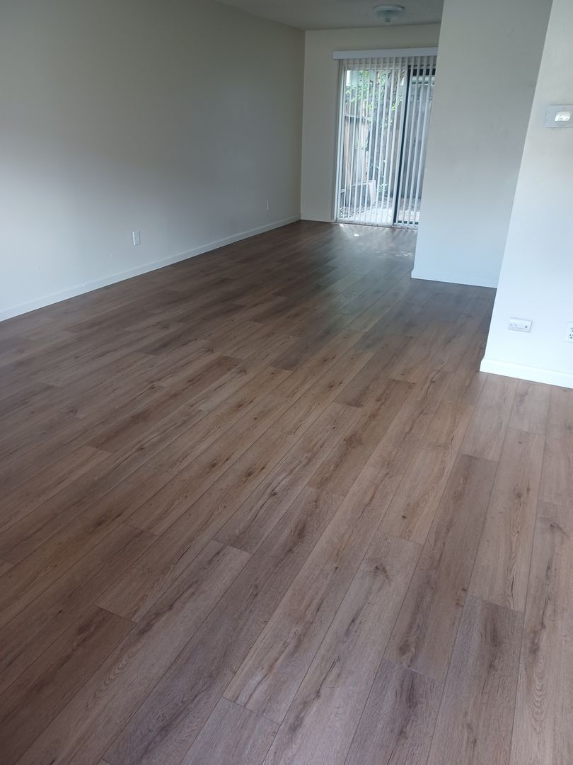 Fairfield Apartment: 1955 Grande Cir.