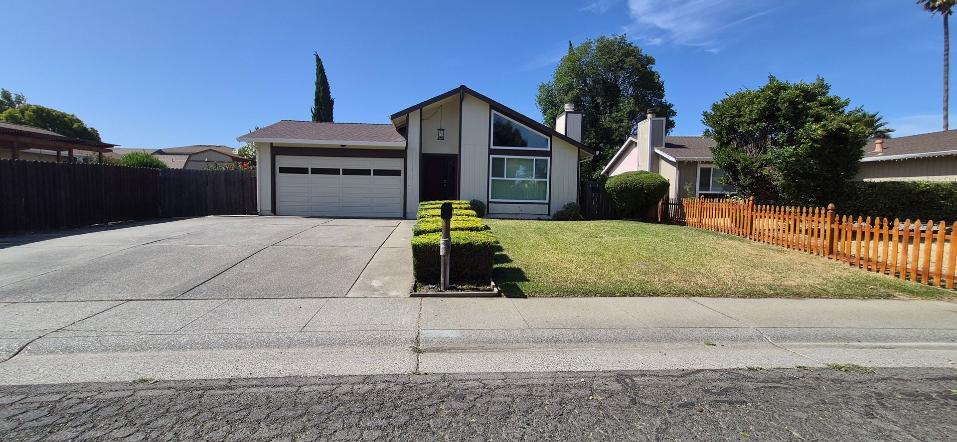 Suisun City House: 1121 Swallow Ln