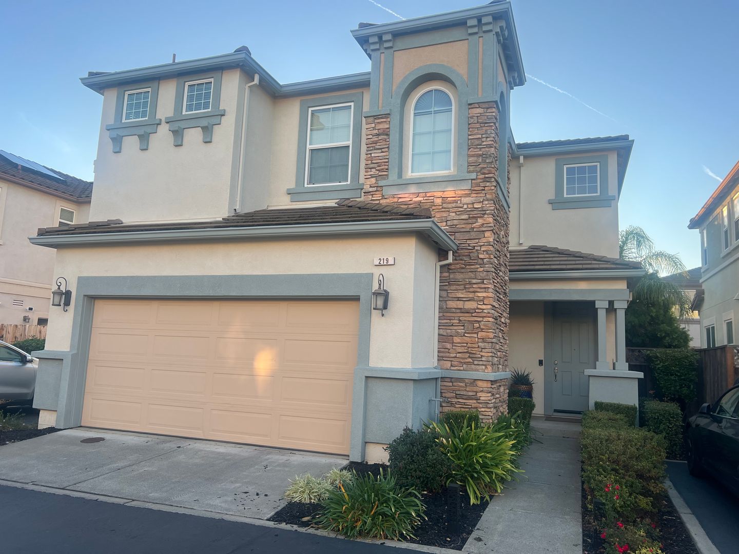 Vacaville House: 219 Moscato Court