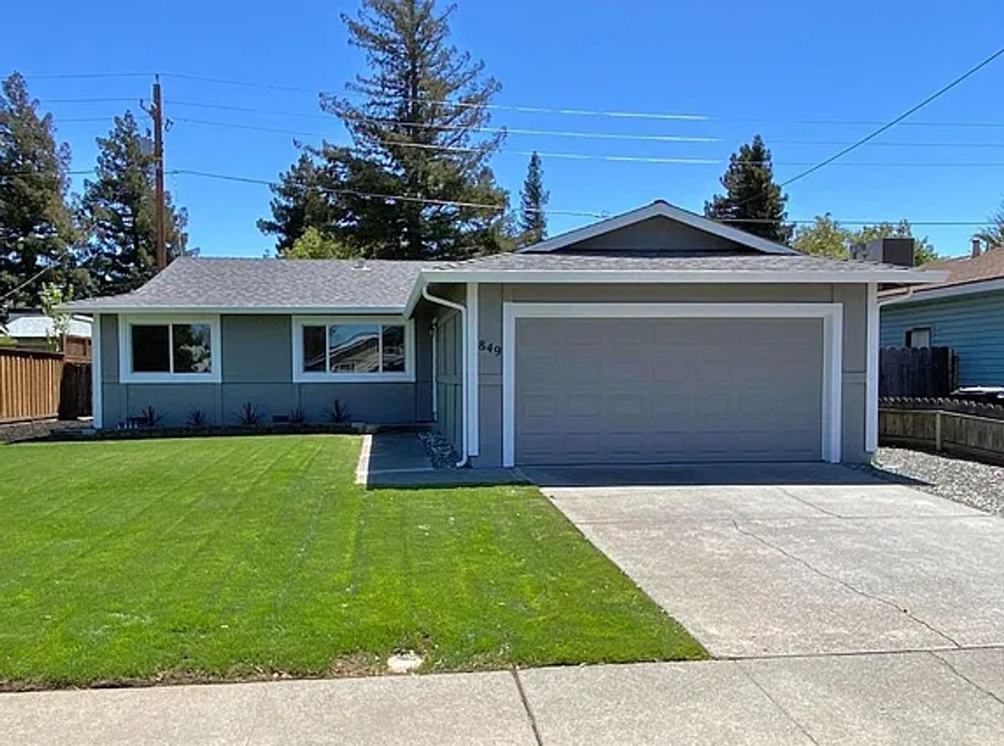 Fairfield House: 849 Finch Way