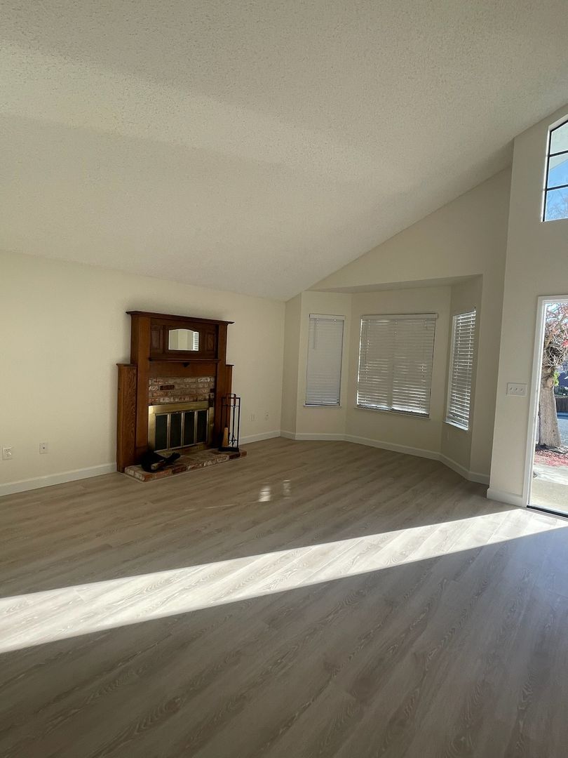 Vallejo House: 193 Nautilus Drive