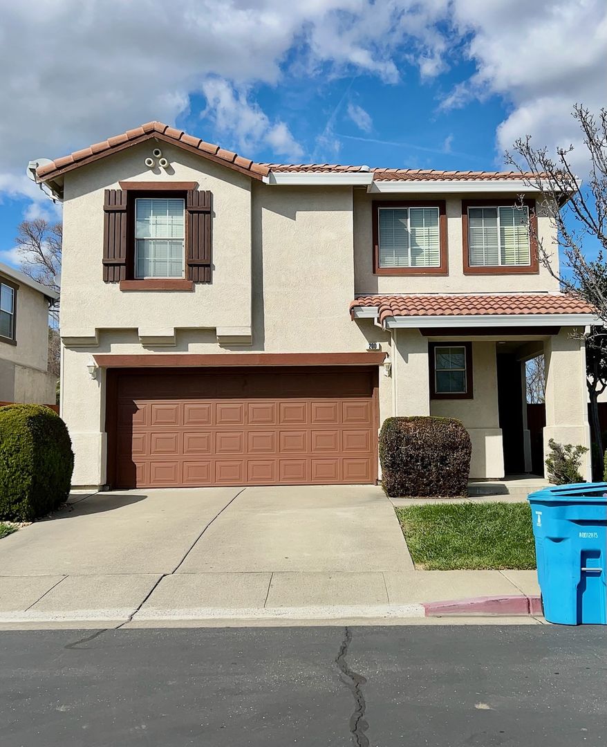 Vacaville House: 200 Troon Ct