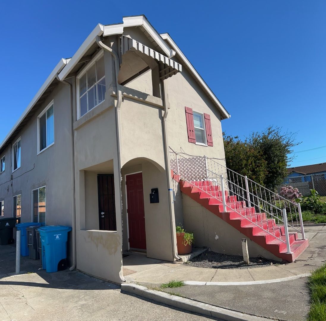 Vallejo Apartment: 1820 Carolina St