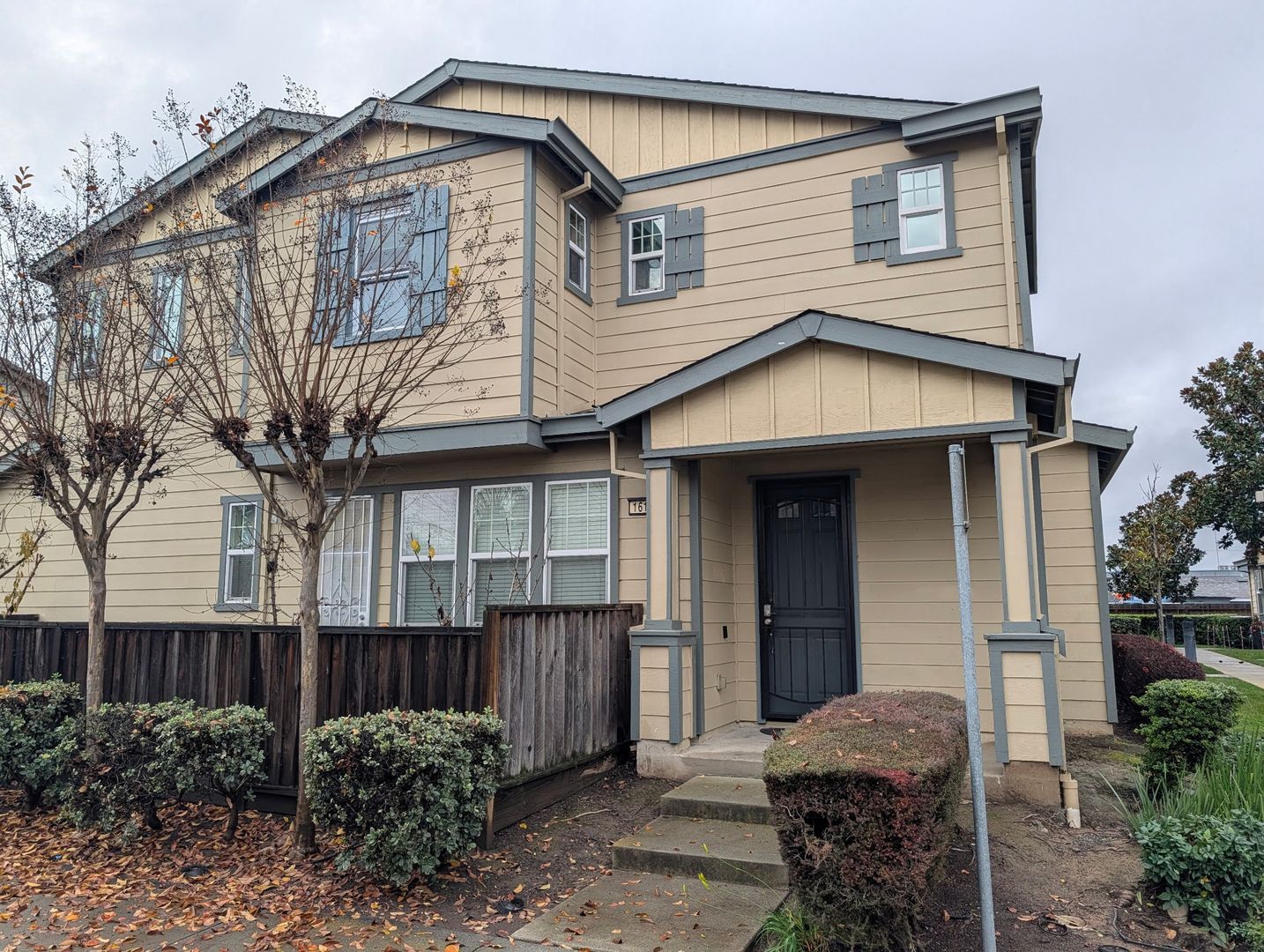 Fairfield House: 1613 Centennial Drive