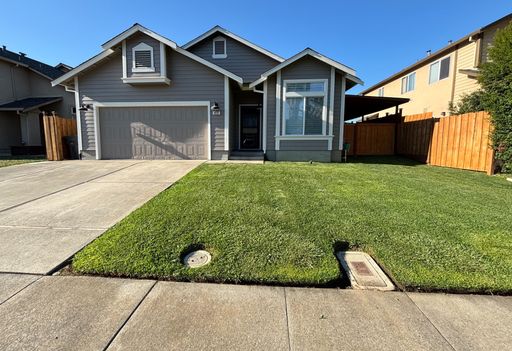 Stunning Home is Tastefully Done! Viewings Beginning on 10/03! – photo 1