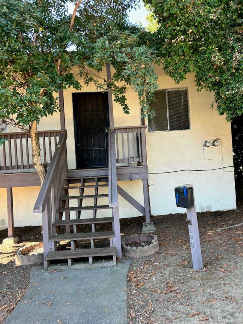 Benicia House: 500 East I St