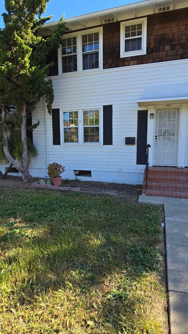 Vallejo Townhome: 132 Calhoun St