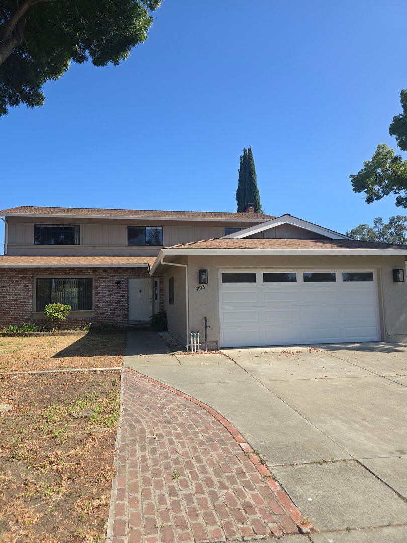 Fairfield House: 3013 Miller Dr.