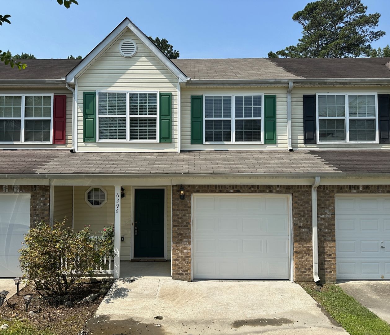 Union City House: 6296 Hickory Lane