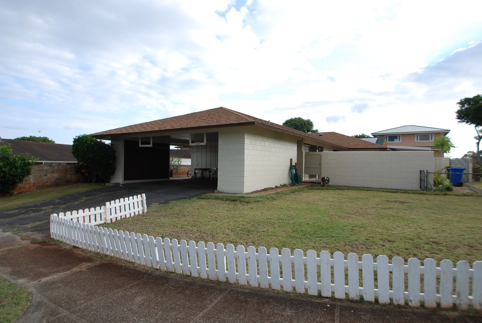Pearl City Apartment: 1217 / 1219 Kuokoa St.