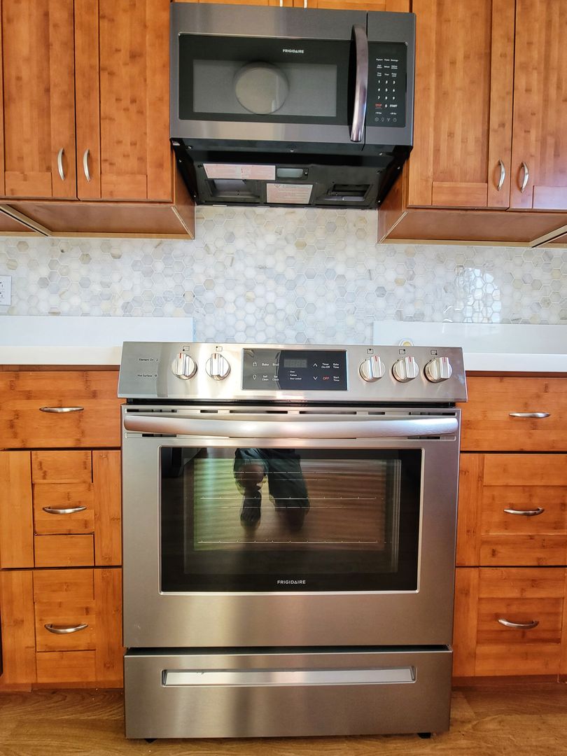 Aiea Townhome: 98-413 Kaonohi St