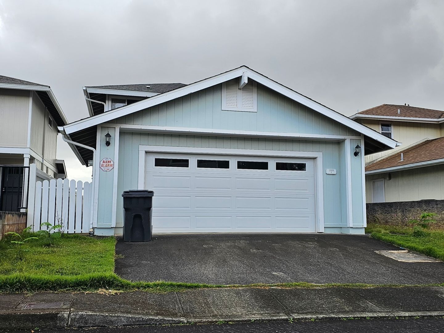 Aiea Apartment: 98-2009 Kaahumanu Street, Apt. F