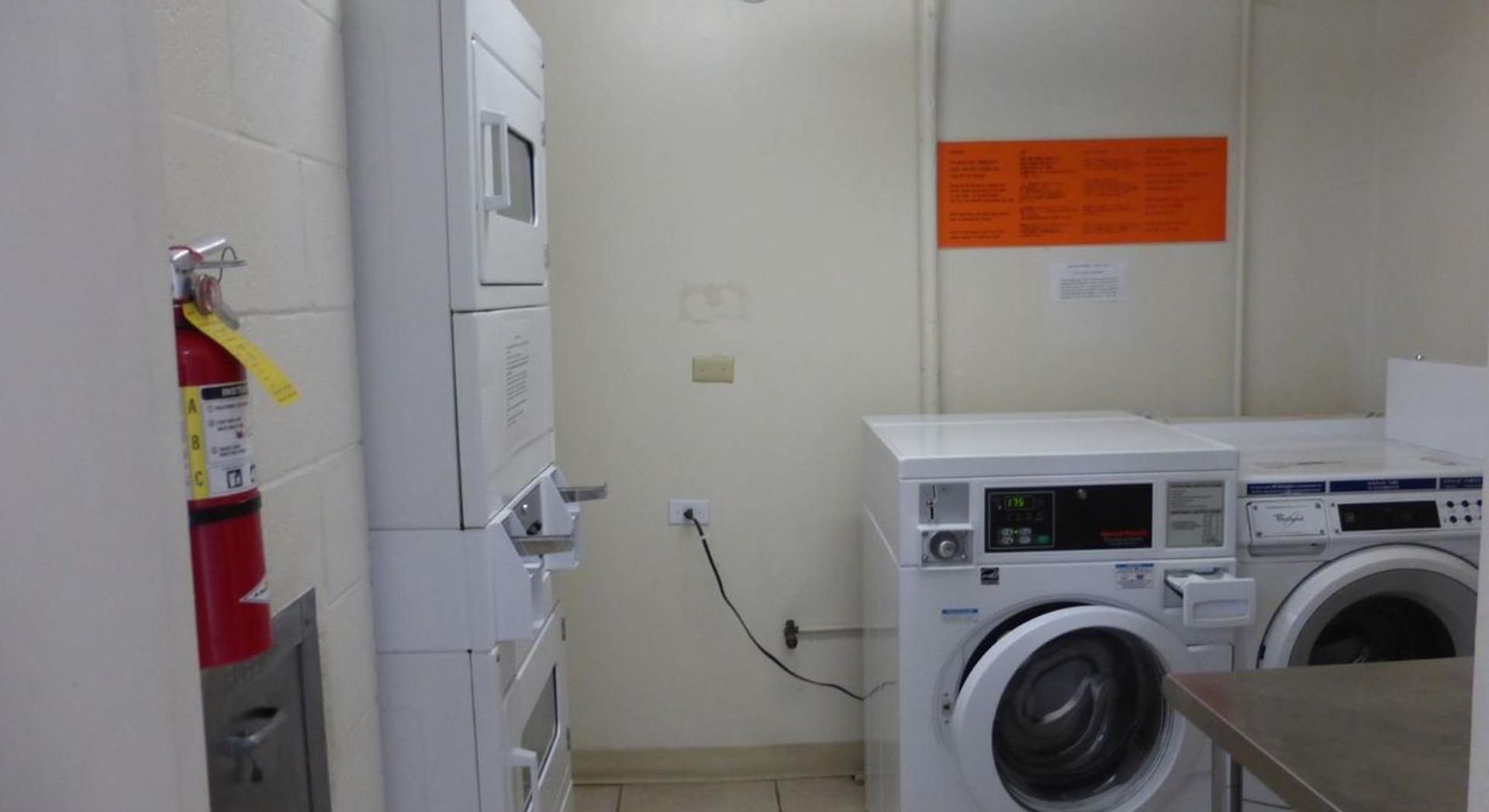 Honolulu Apartment: 1560 Kanunu Street #403