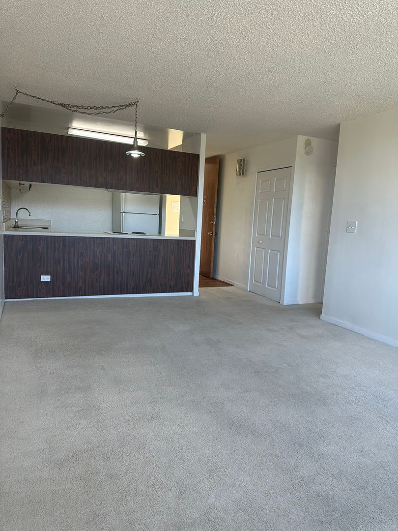 Honolulu Apartment: 5210 Likini St