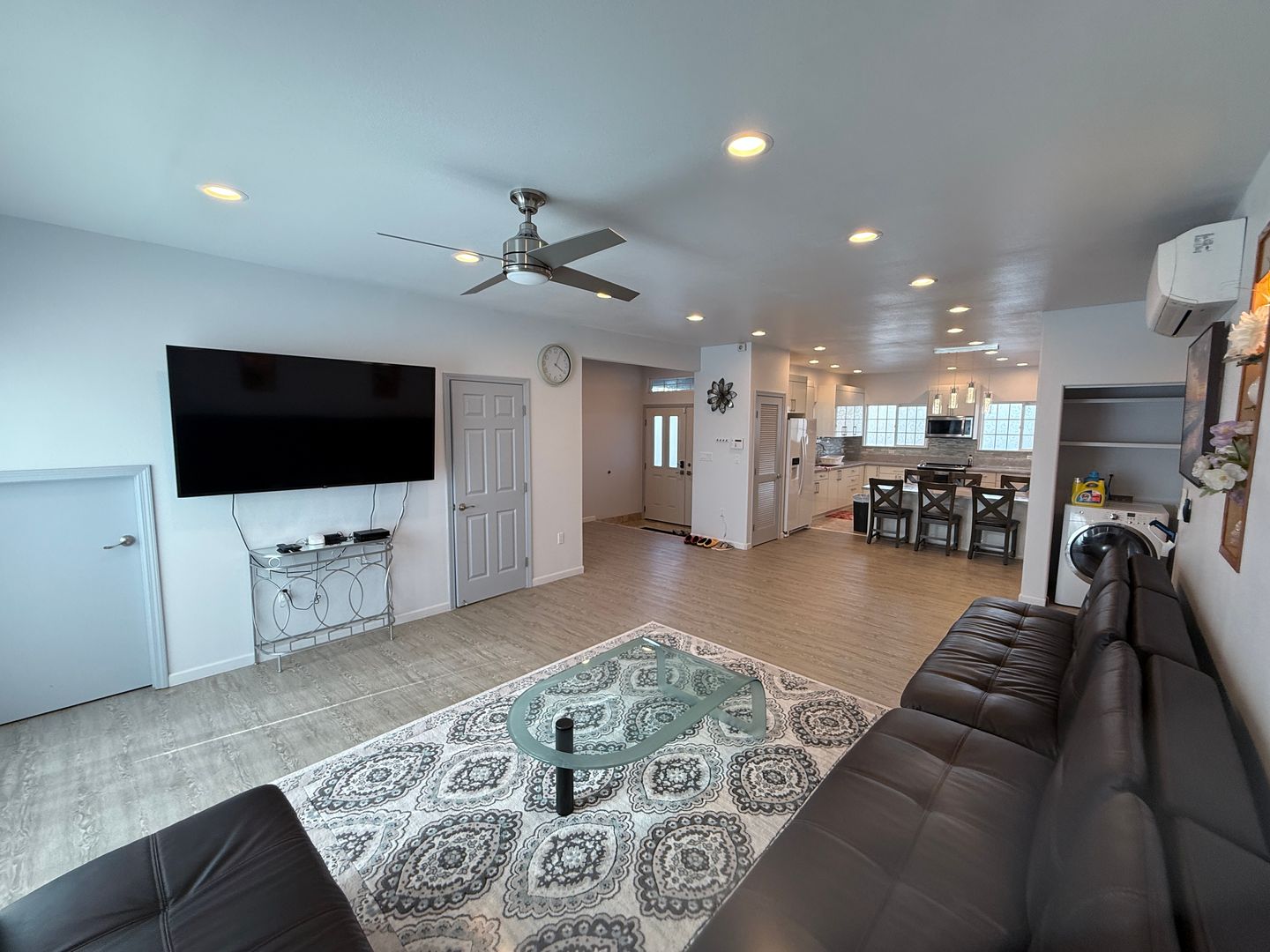 Pearl City House: 1380-A Hoona Street