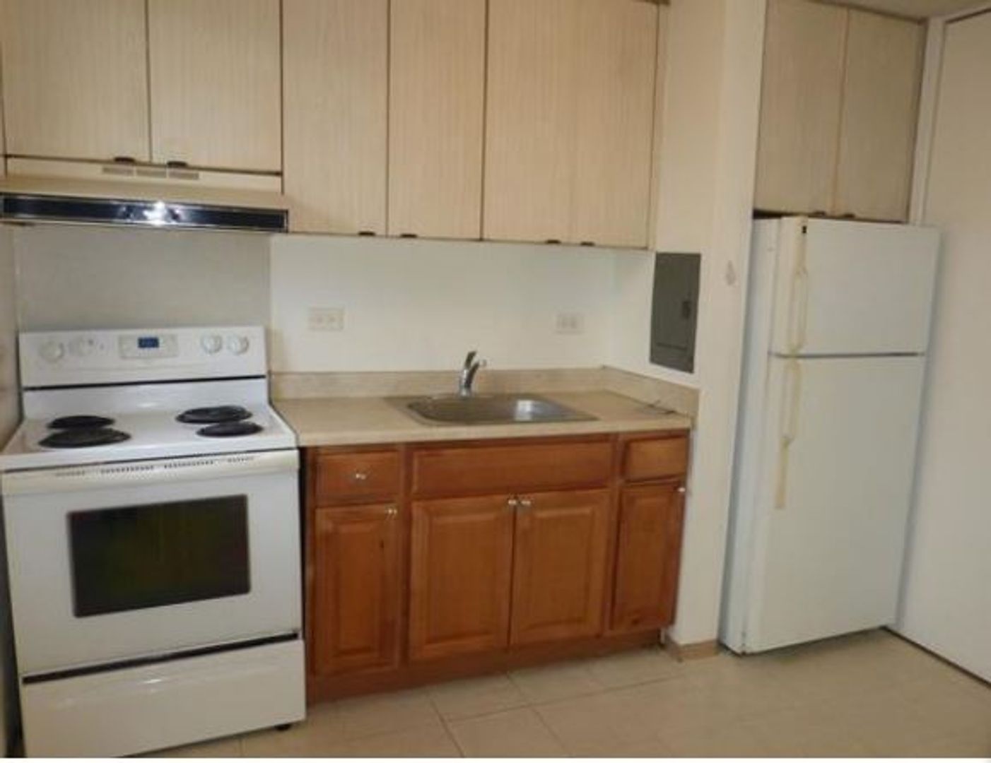 Honolulu Apartment: 1220 Matlock Ave