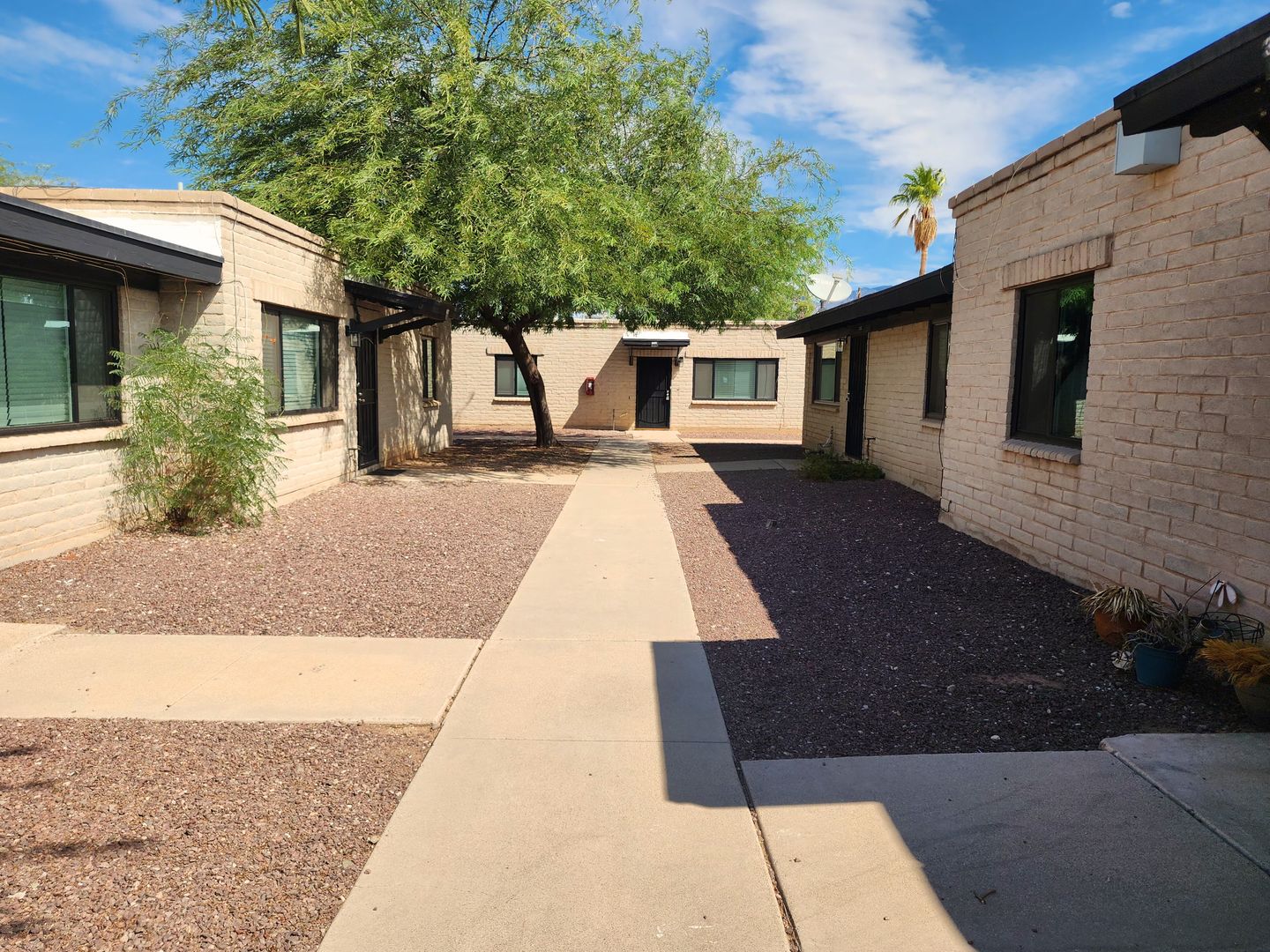 Tucson Apartment: 3421 E Water St.