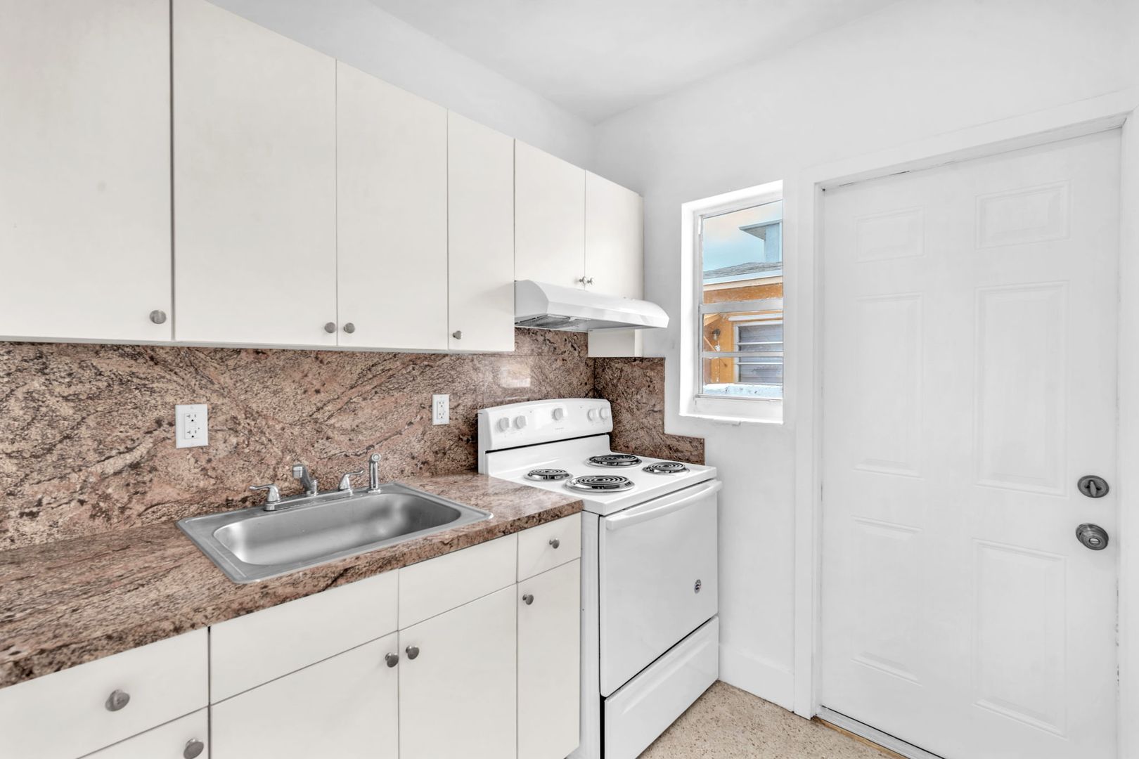 Miami Beach Apartment: 2130-2140 Bay Drive