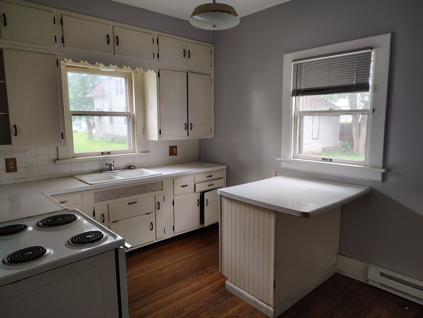 Mendota Apartment: 1105 5th St.