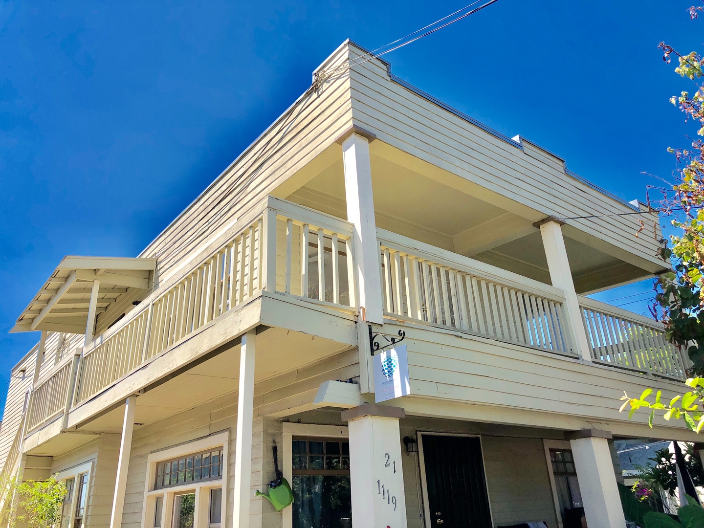 Long Beach Apartment: 1121 North Loma Vista Dr