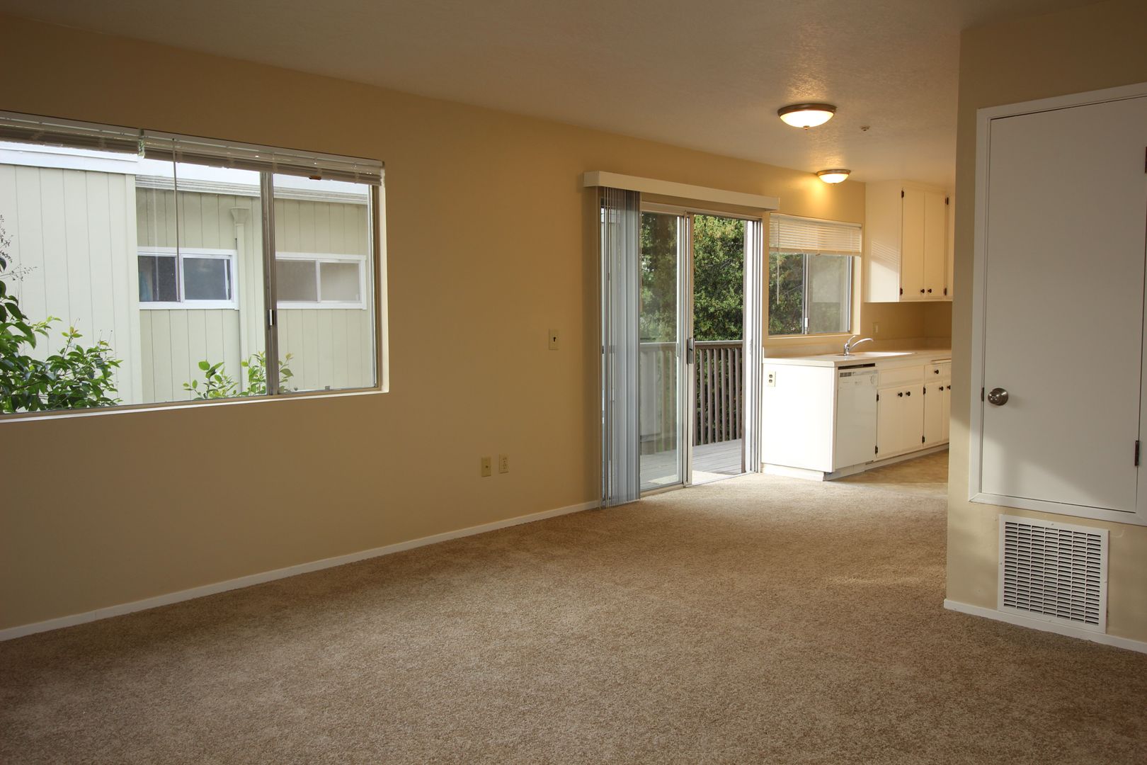 Santa Rosa Apartment: 2437 Bethards Drive