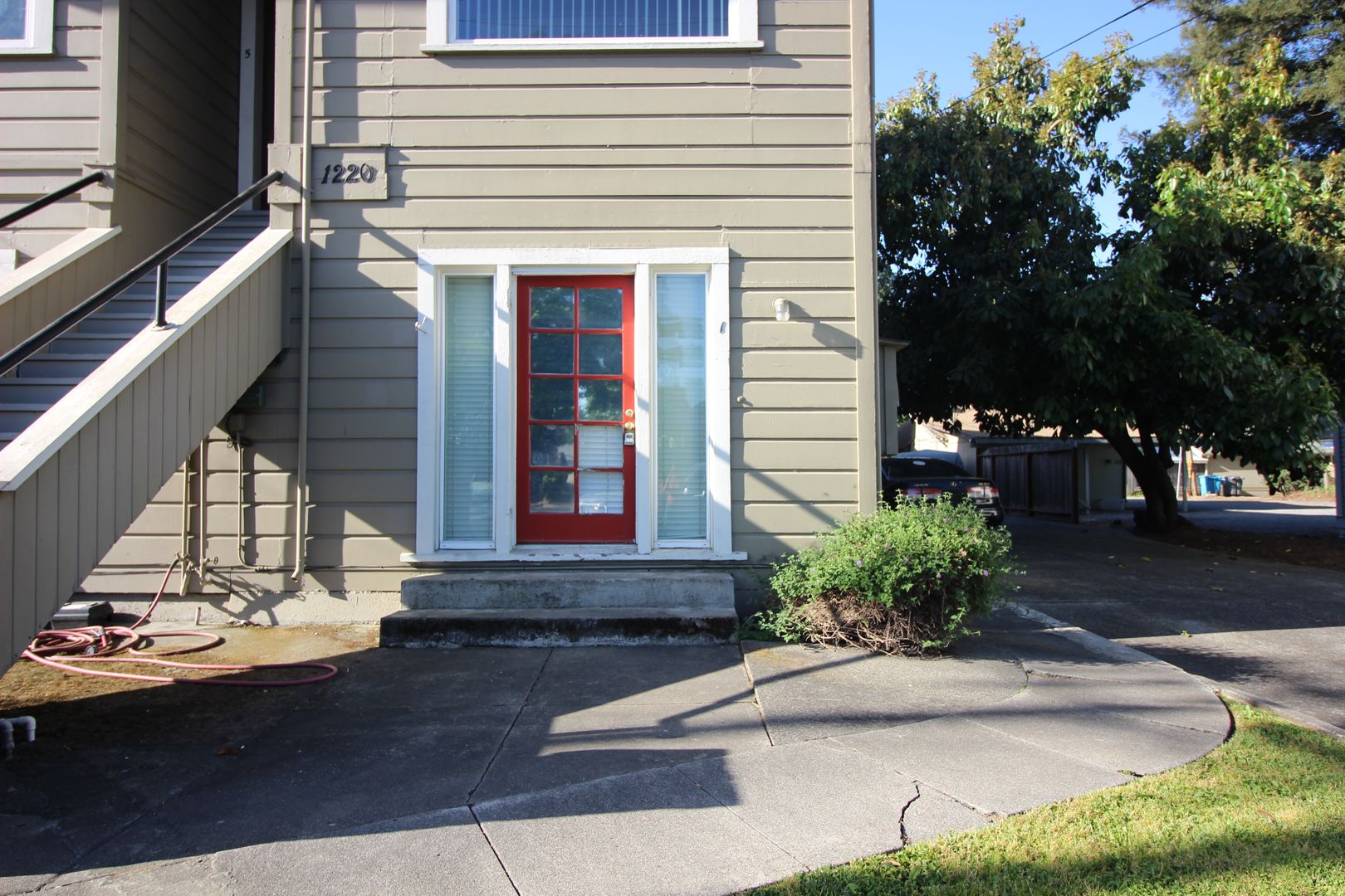 Santa Rosa Apartment: 1220 College Ave