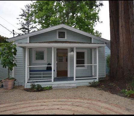 **Available Now** Adorable Studio Cottage – photo 1