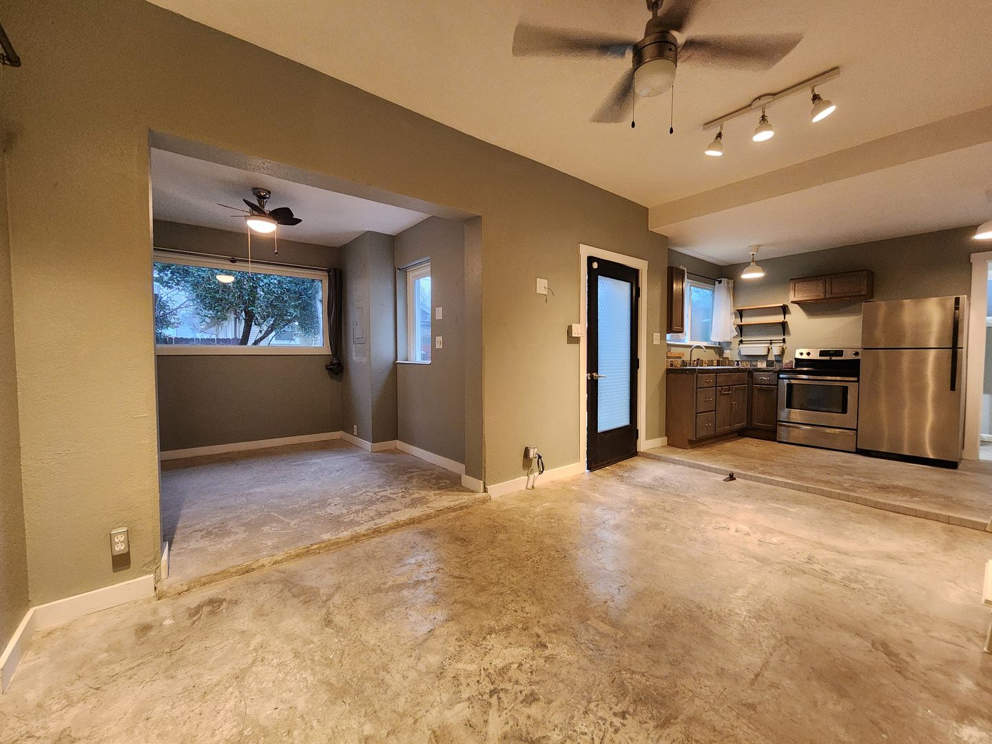 Santa Rosa Apartment: 112 10th Street