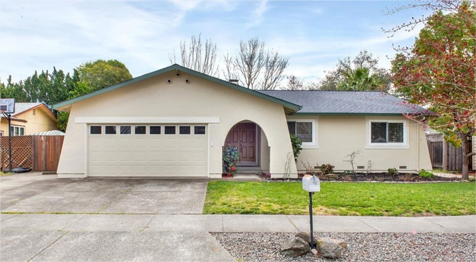 Santa Rosa House: 3820 Sherbrook Drive