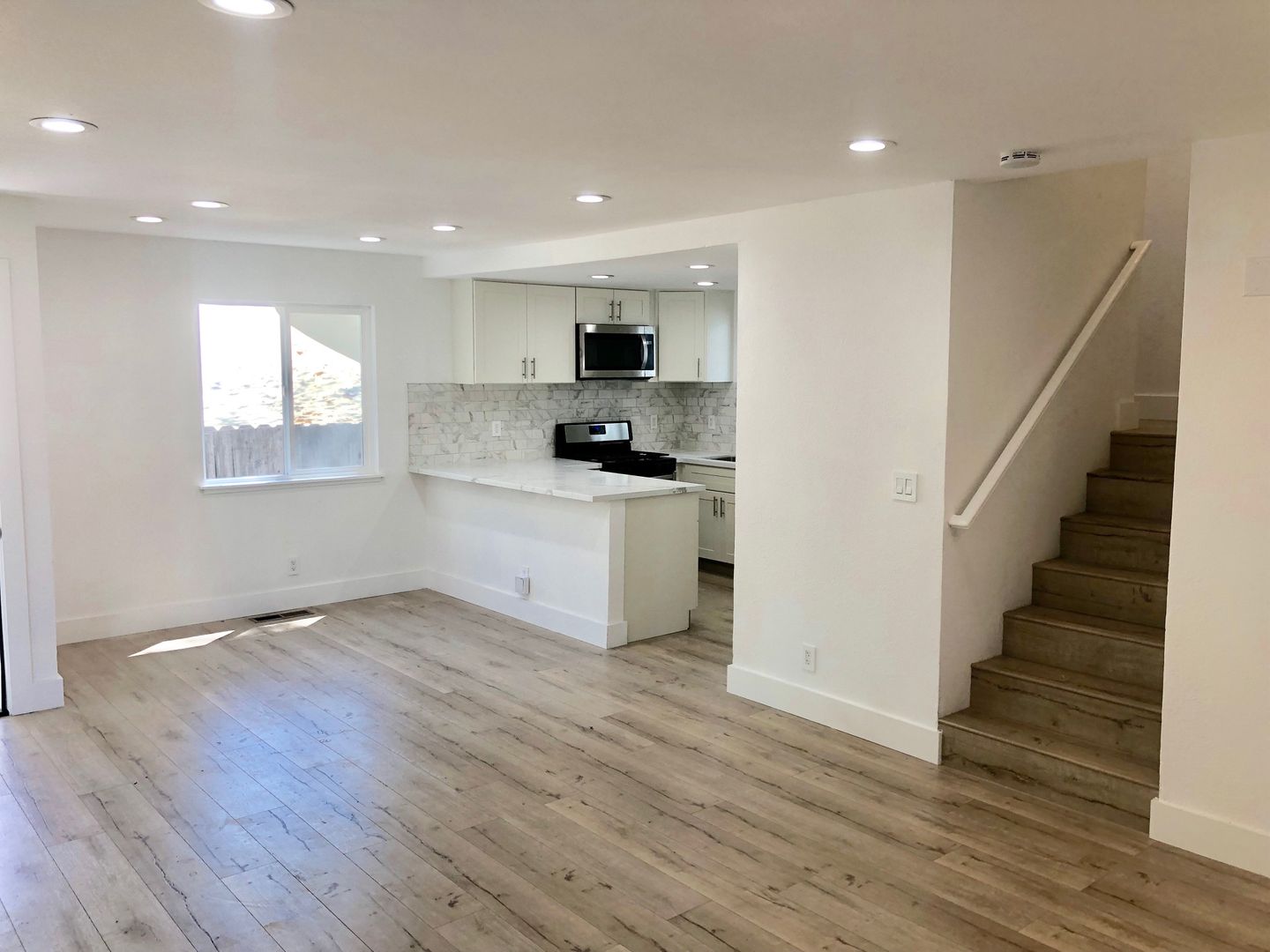 Windsor House: 8697 Franklin St