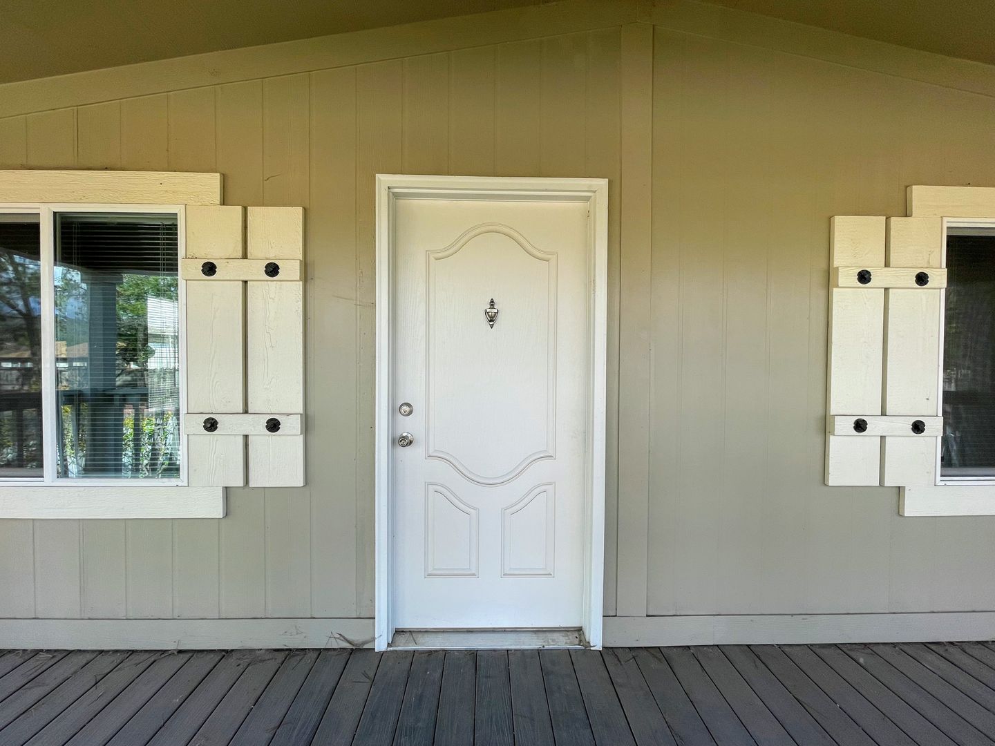 Santa Rosa House: 406 Ott Ave