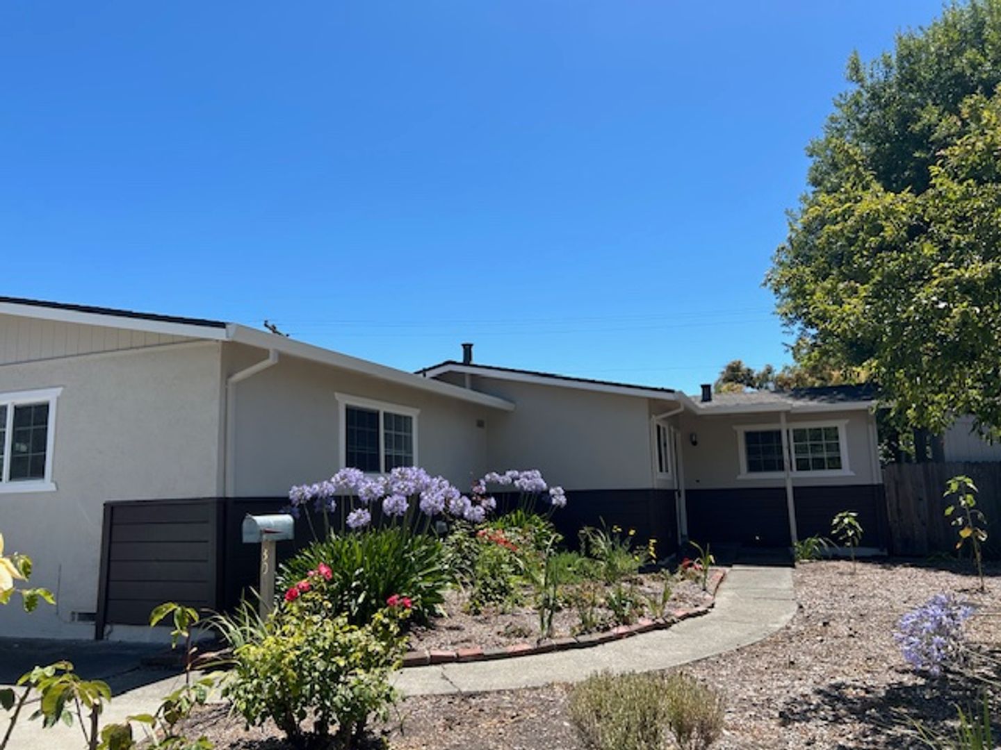 Rohnert Park House: 301 Arlen Drive