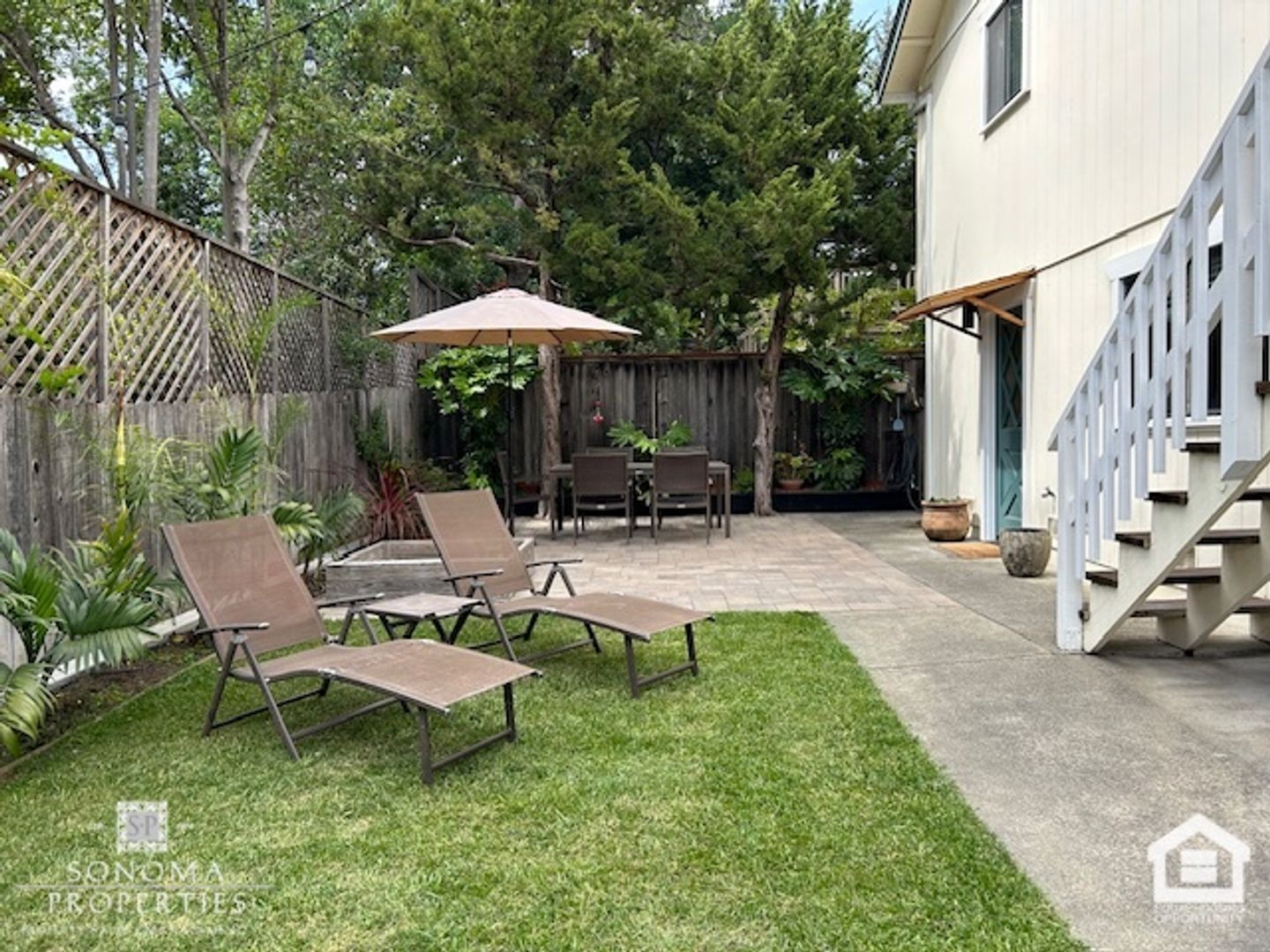 Sonoma House: 897 Los Robles Drive