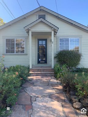 Charming Downtown Commercial Office Building For Lease