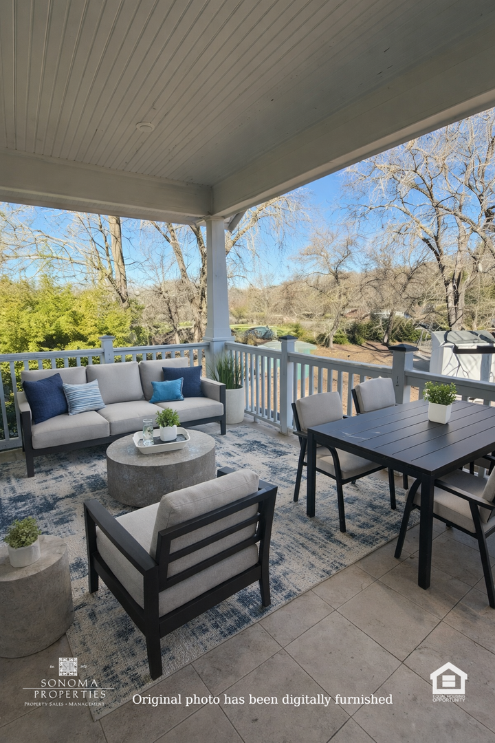 Kenwood House: 600 Hoff Road, Apartment A