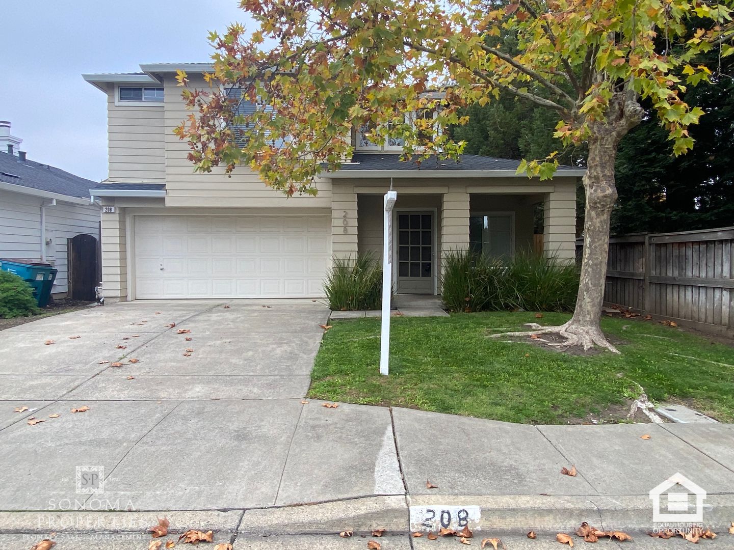 Sonoma House: 208 Todd Avenue