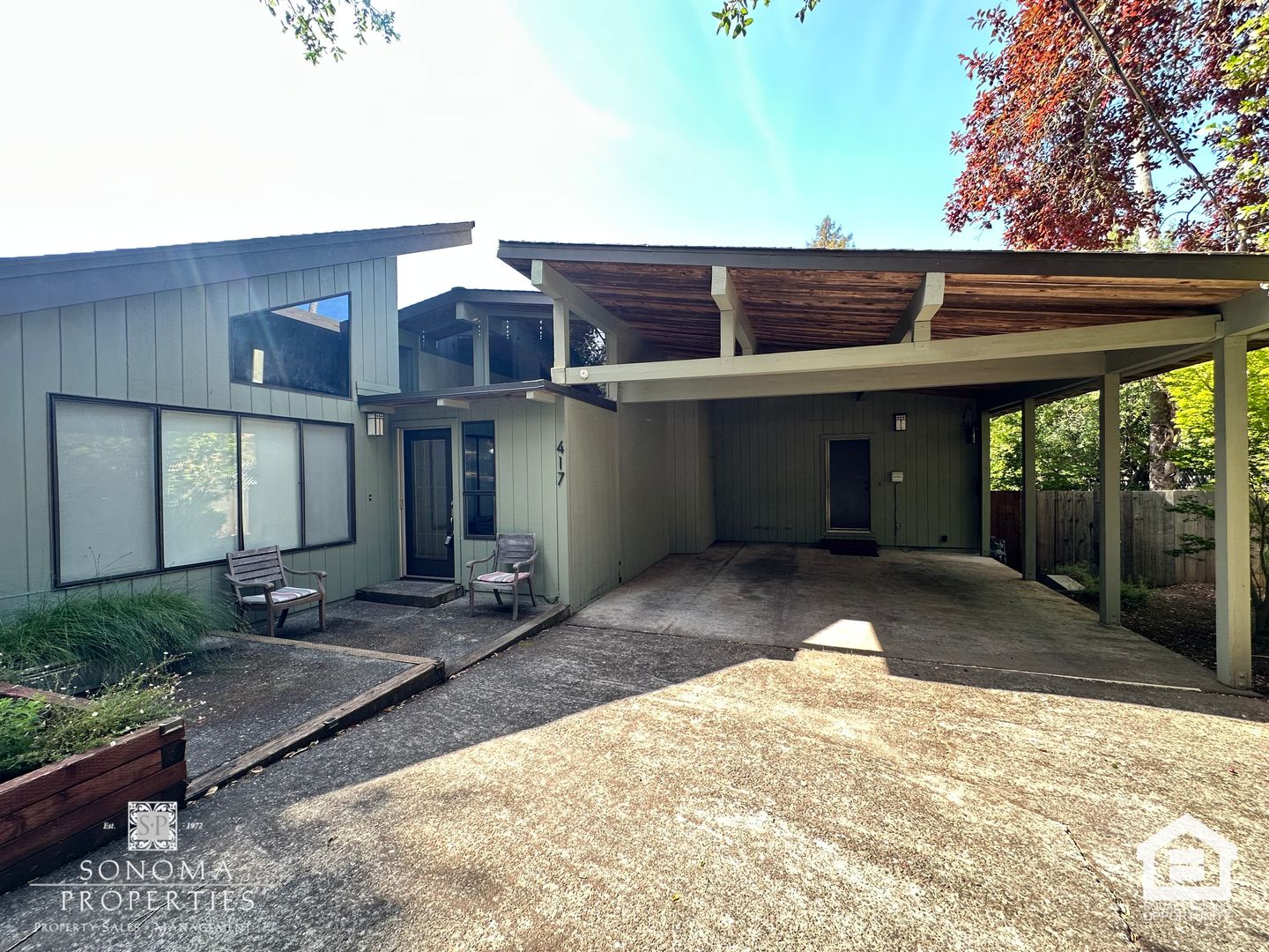 Sonoma House: 417 Brazil Street