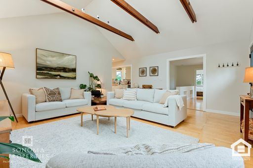 Serena Vista – Modern Mediterranean Retreat!