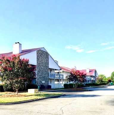 Stonehenge Apartments 2BR/2BA – photo 1