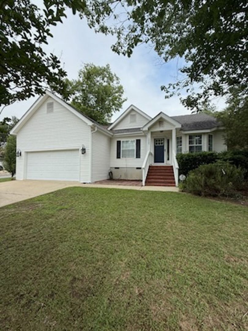 Florence House: 1325 Parkwood Dr.