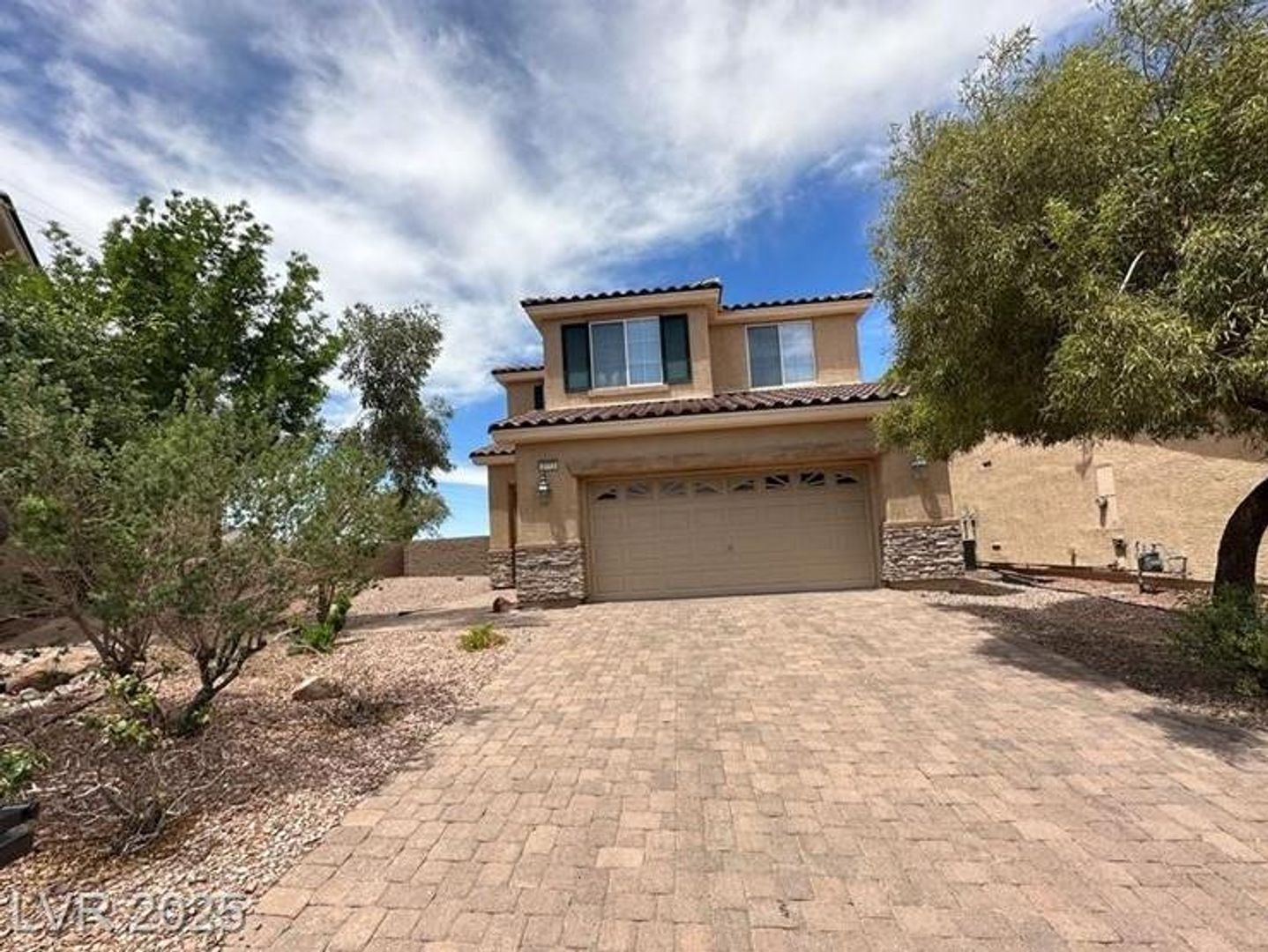 Henderson House: 2773 Drumlanrig St.