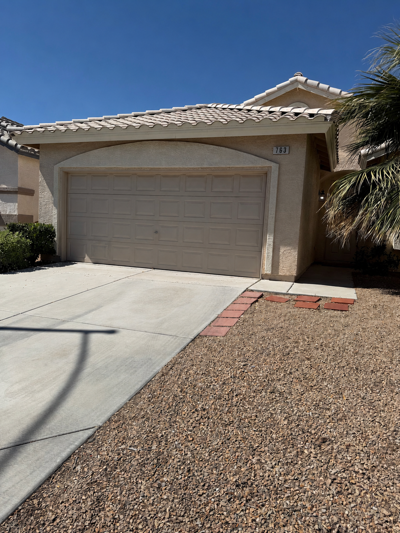 Henderson House: 763 Wigan Pier Dr.