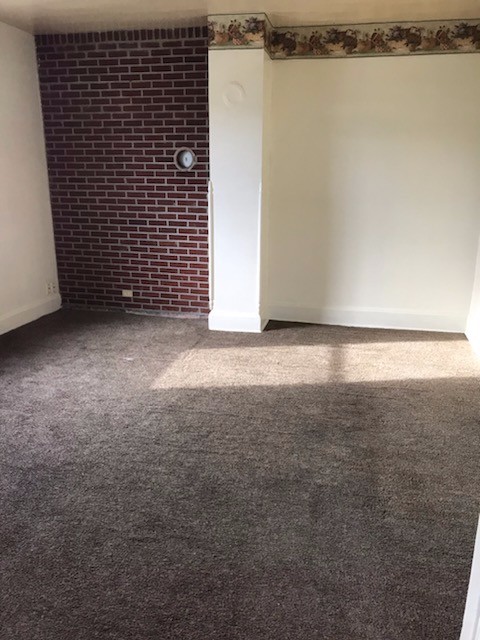 Newark House: 388 E Indiana St