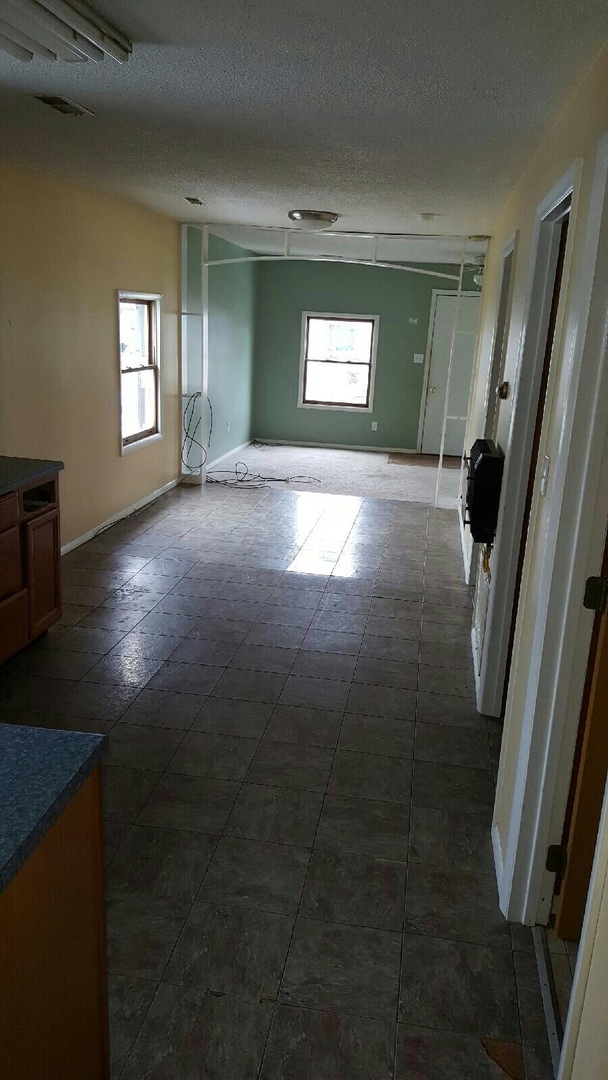 3 bedrooms ranch house with detached garage