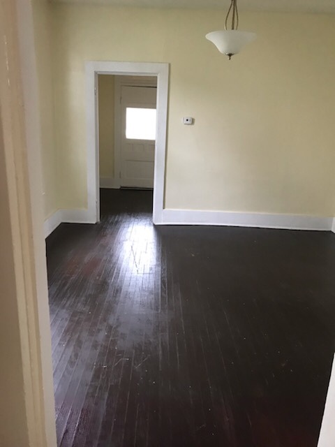 Newark Apartment: 88 N Buena Vista St
