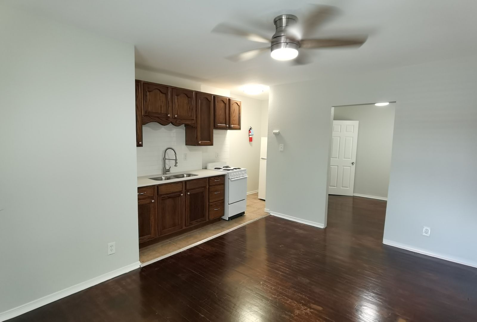 San Antonio Apartment: 137 E. Norwood Court