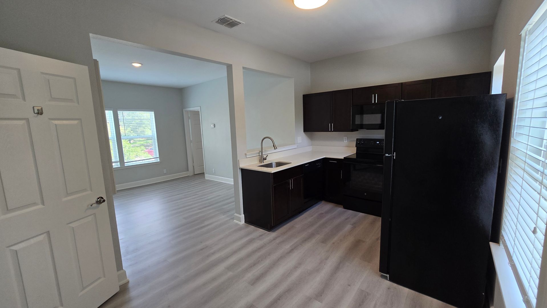 San Antonio Apartment: 503 W. Kings Hwy