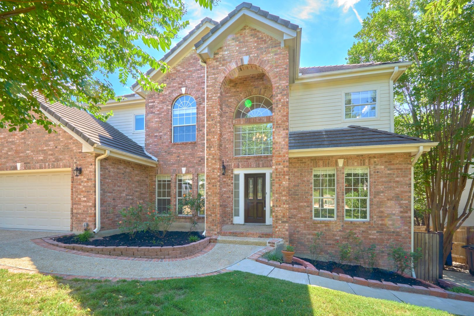 San Antonio House: 15808 Mission Ridge