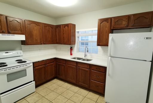 ***One Month Off with 13 Month Lease***Adorable upstairs apartment in Olmos Park Terrace – photo 1